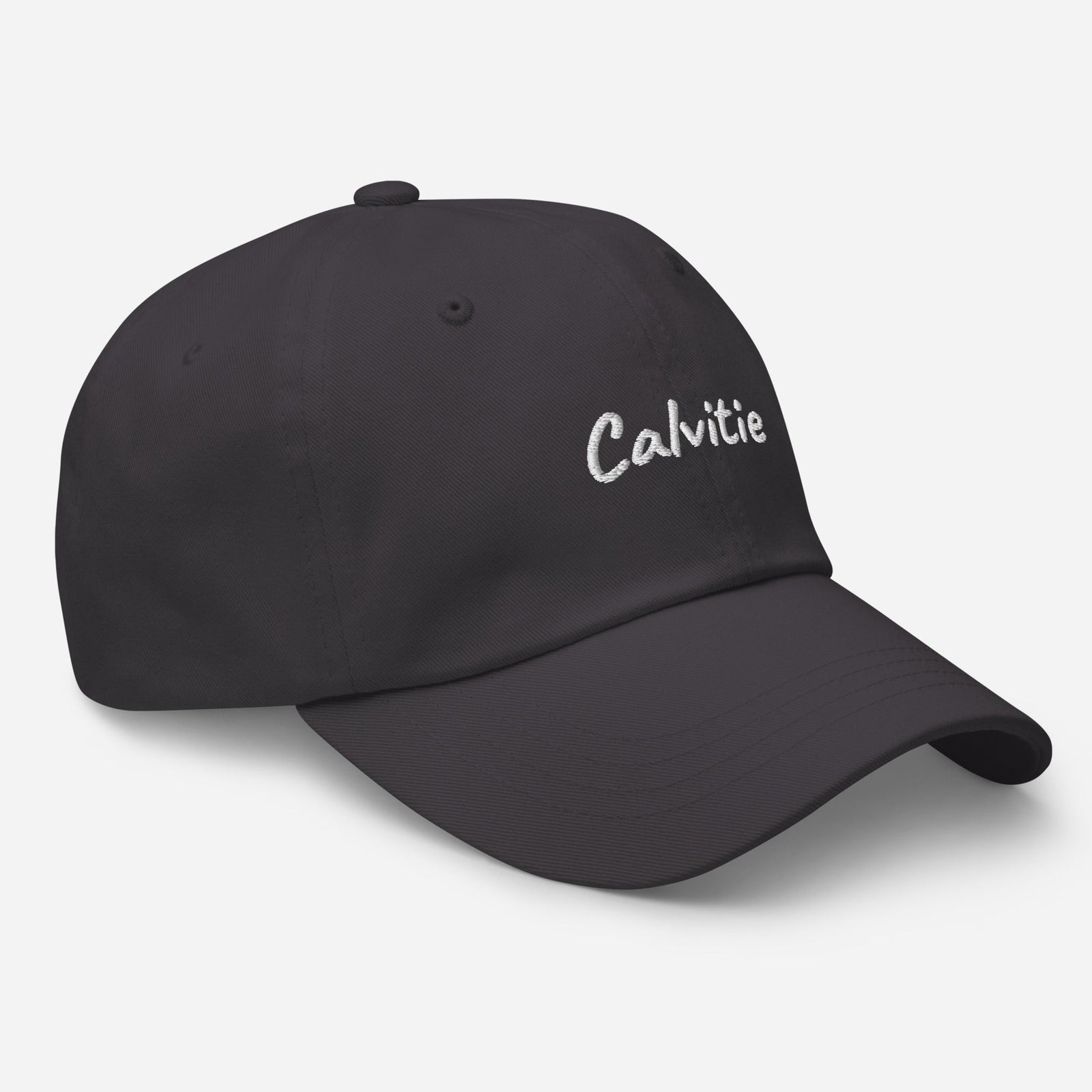 Le port de la casquette aggrave-t-il le risque de calvitie ?