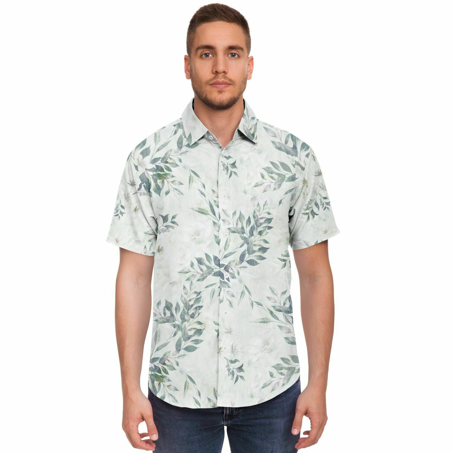 Chemise homme manches courtes blanche à feuillage vert, portée, vue de face