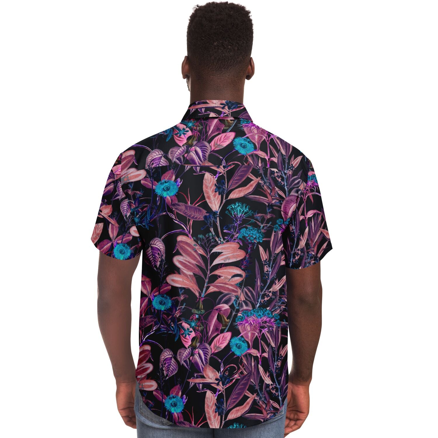 Chemise homme manches courtes noire à feuillage rose, portée par un second mannequin, vue de dos
