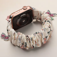Bracelet Apple Watch chouchou scrunchie, coloris blanc lait fleuri