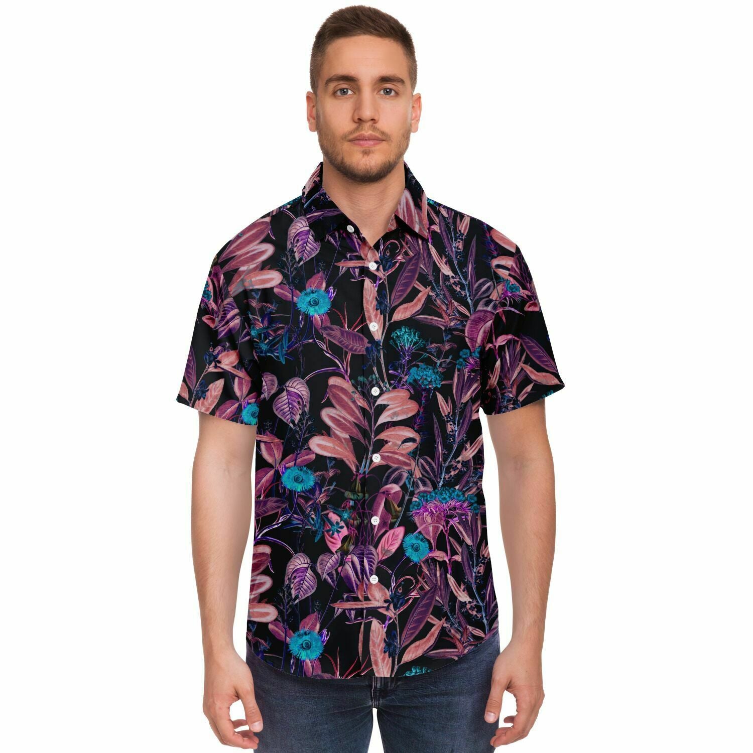 Chemise homme manches courtes noire à feuillage rose, portée, vue de face