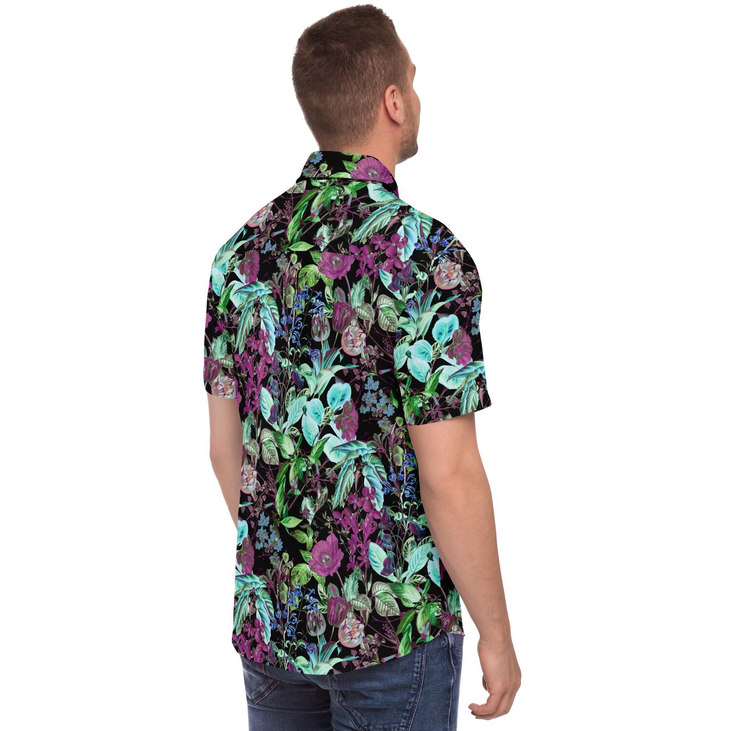 Chemise homme manches courtes feuillage vert et mauve, portée, profil droit