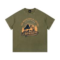 T-shirt enfant oversized Mountain is Calling en vert kaki délavé à plat, imprimé montagne vintage
