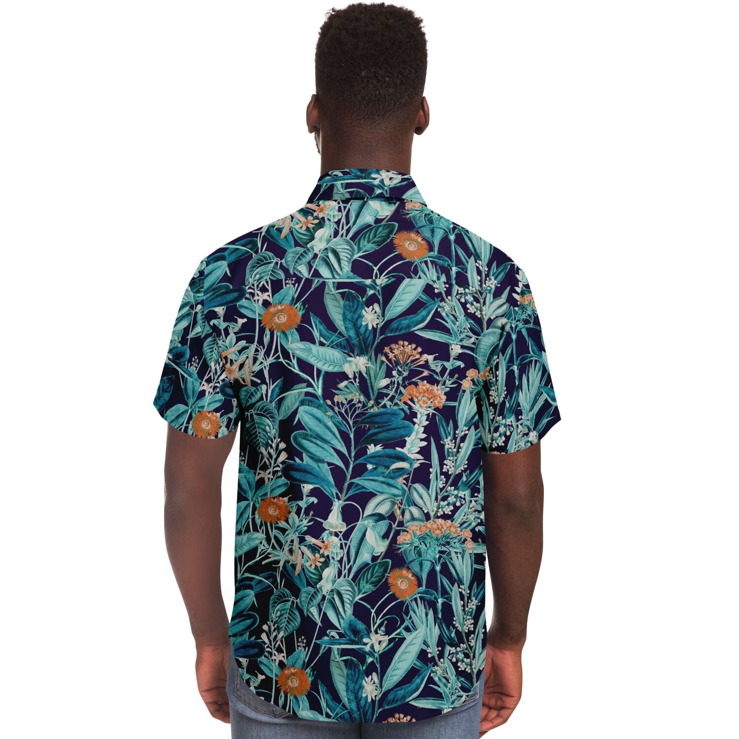 Chemise homme manches courtes jungle bleu canard, portée par un second mannequin, vue de dos