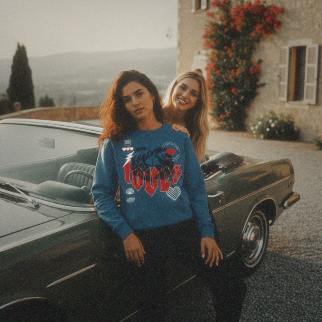 PULL FEMME "LOVE MATTERS" - ÉDITION PRIDE LESBIENNE