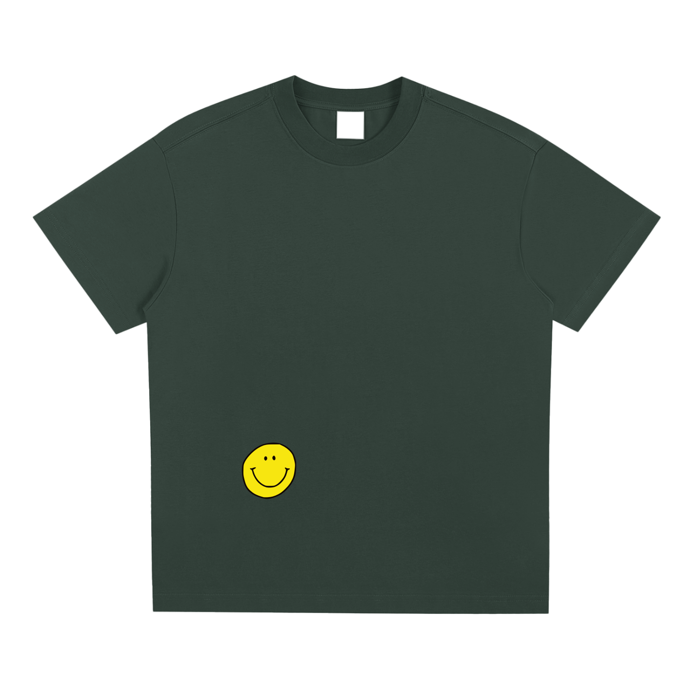 T-shirt oversized smiley en vert sapin - petit sourire jaune imprimé en bas à gauche, vue de face