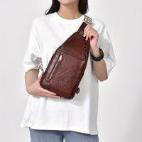 Sac poitrine en cuir vegan avec porte-cartes – vue 7 | CHT'M Boutique