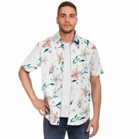 Chemise homme manches courtes blanche à lys pêche, portée ouverte, vue de face