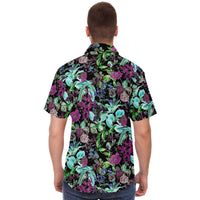 Chemise homme manches courtes feuillage vert et mauve, portée, vue de dos