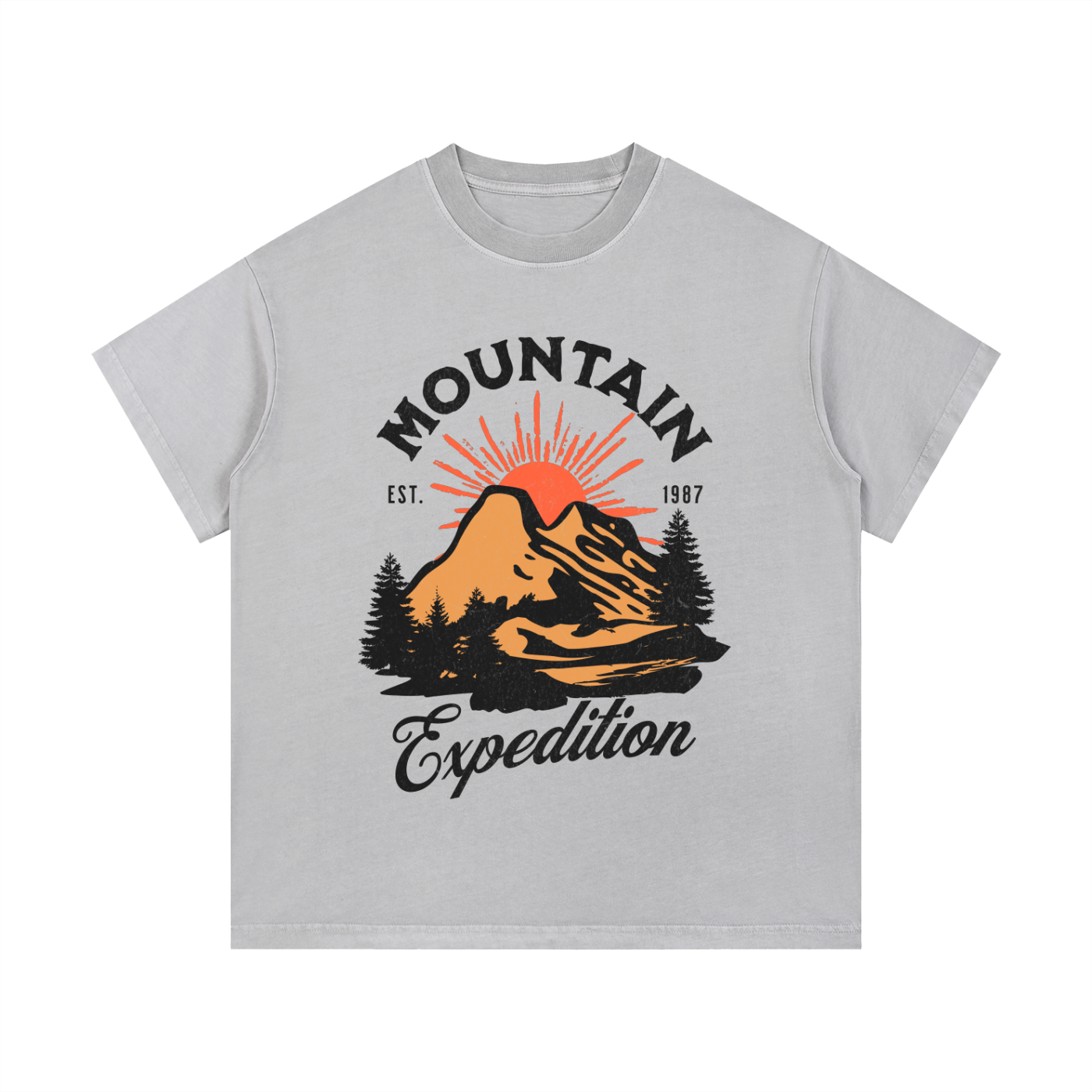 T-shirt enfant gris avec design vintage Mountain Expedition, illustration montagne orange avec sapins et soleil couchant, style outdoor rétro