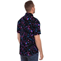 Chemise homme manches courtes noire motif néon abstrait, portée, profil droit