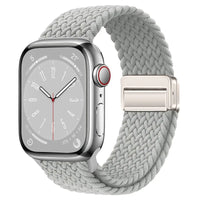 Bracelet Apple Watch en nylon tressé à fermoir magnétique, coloris blanc perle