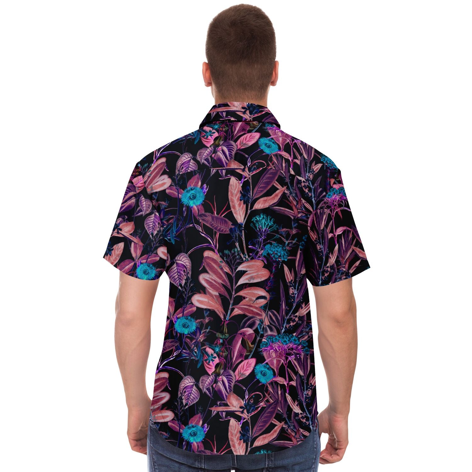 Chemise homme manches courtes noire à feuillage rose, portée, vue de dos