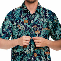 Chemise homme manches courtes jungle bleu canard, gros plan sur l'imprimé