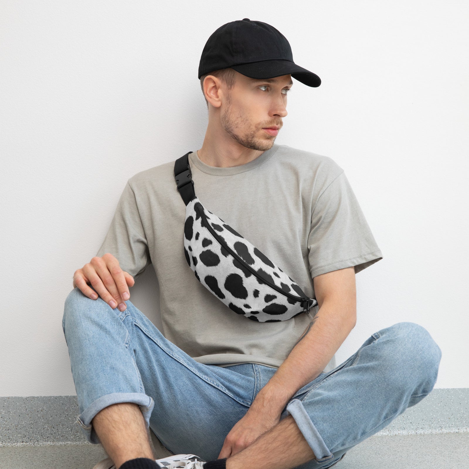 Sac banane peau de vache noir et blanc – vue 4