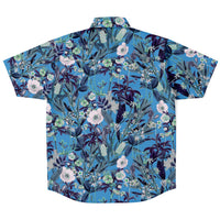 Chemise homme manches courtes bleue à fleurs des champs, vue de dos à plat