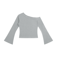 T-shirt femme asymétrique épaule dénudée crop top gris chiné, vue de face