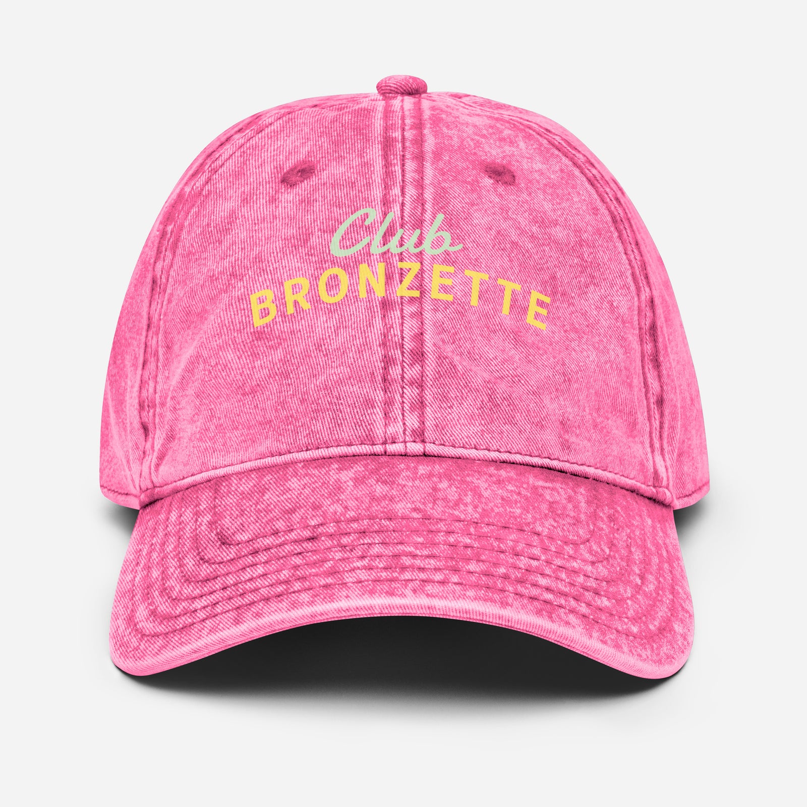 Casquette bronzette vintage rose délavée, broderie Club Bronzette vert menthe et jaune, vue de face