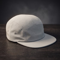 Casquette five panel gris clair unie, visière plate