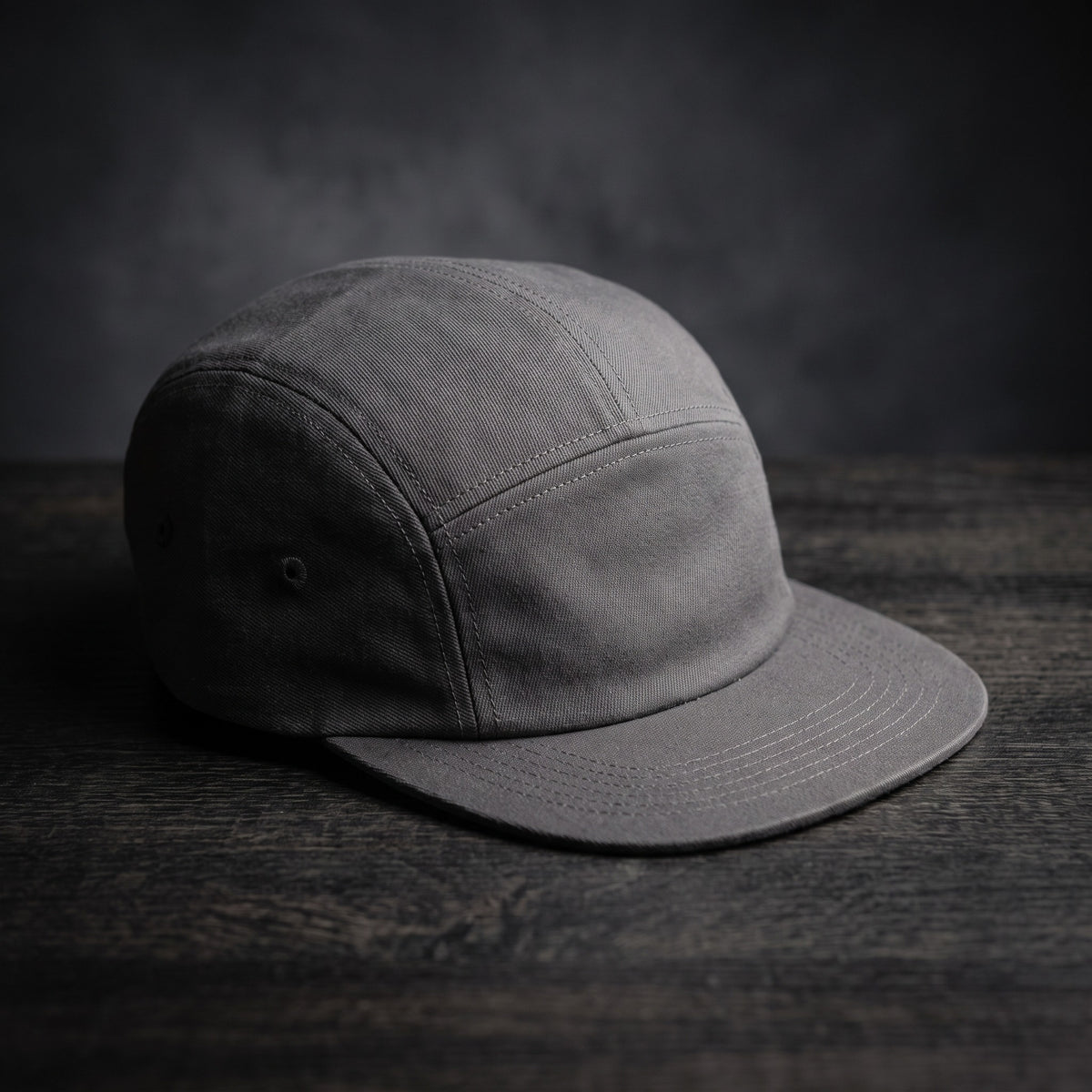 Casquette five panel grise unie, visière plate