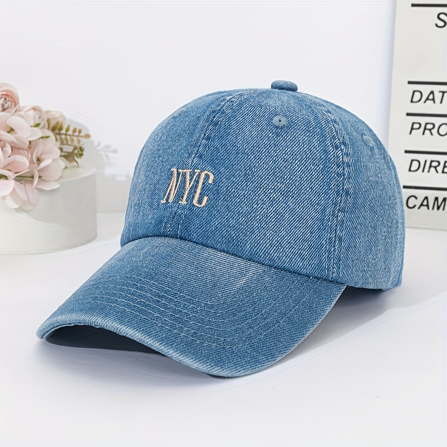 Casquette NYC denim délavé bleu clair à broderie vintage, style streetwear original pour femme