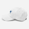 Casquette requin brodée blanche de profil gauche, œillets brodés