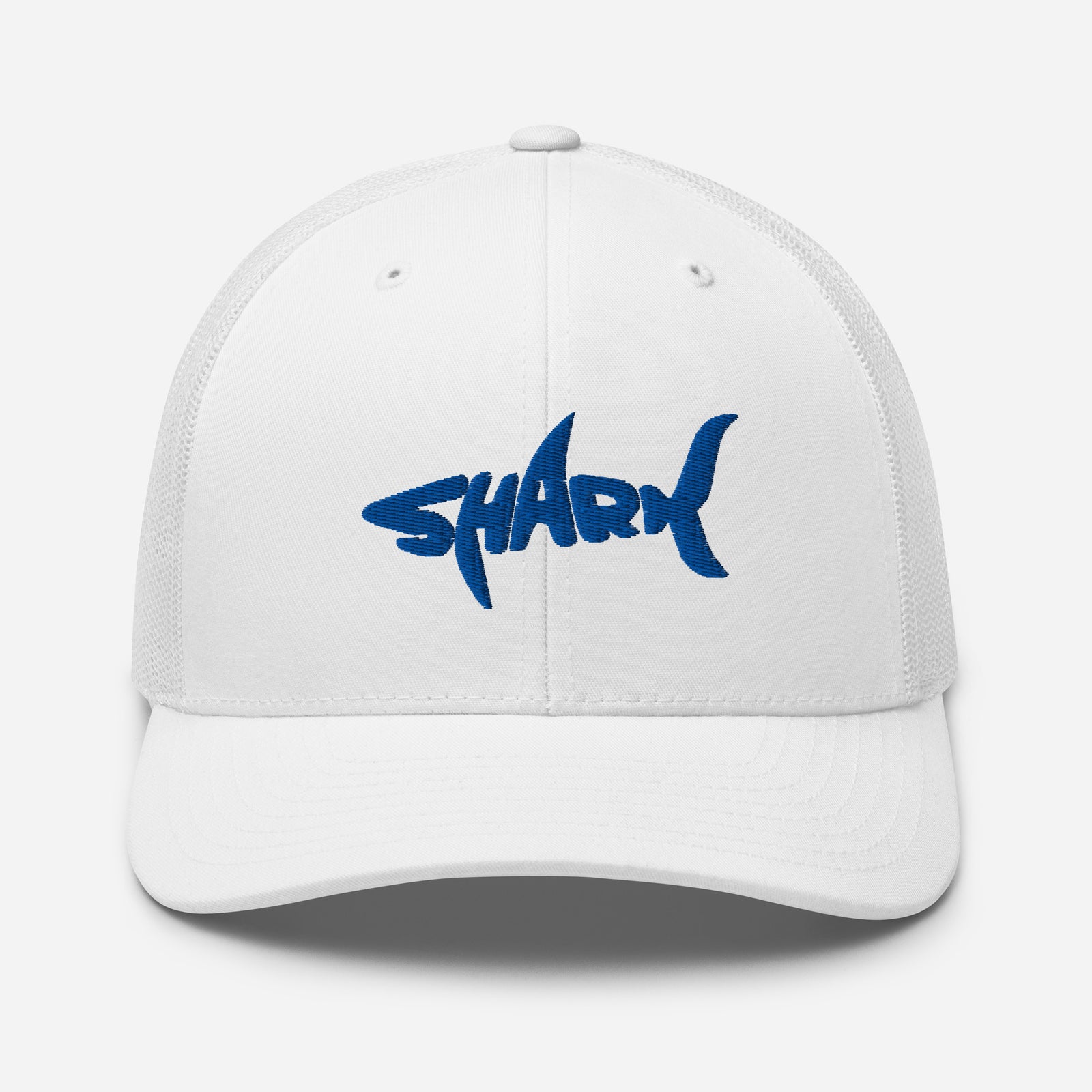 Casquette requin SHARK blanche, vue de face, broderie requin bleu roi