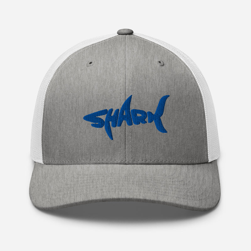 Casquette requin SHARK brodée bleu roi sur trucker gris chiné et blanc, vue de face
