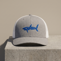 Casquette requin SHARK gris chiné et blanc, vue de face, design brodé complet