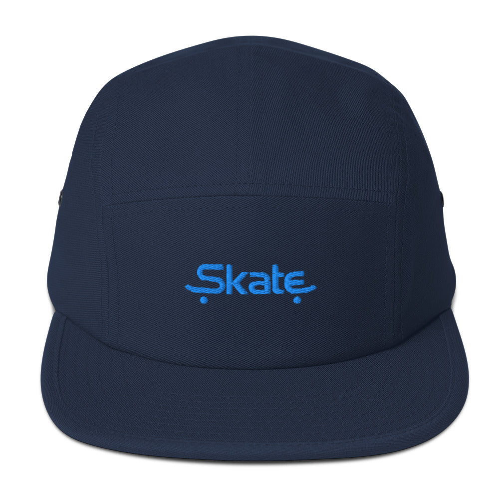 Casquette skate 5 panneaux bleu marine, vue de face avec broderie Skate