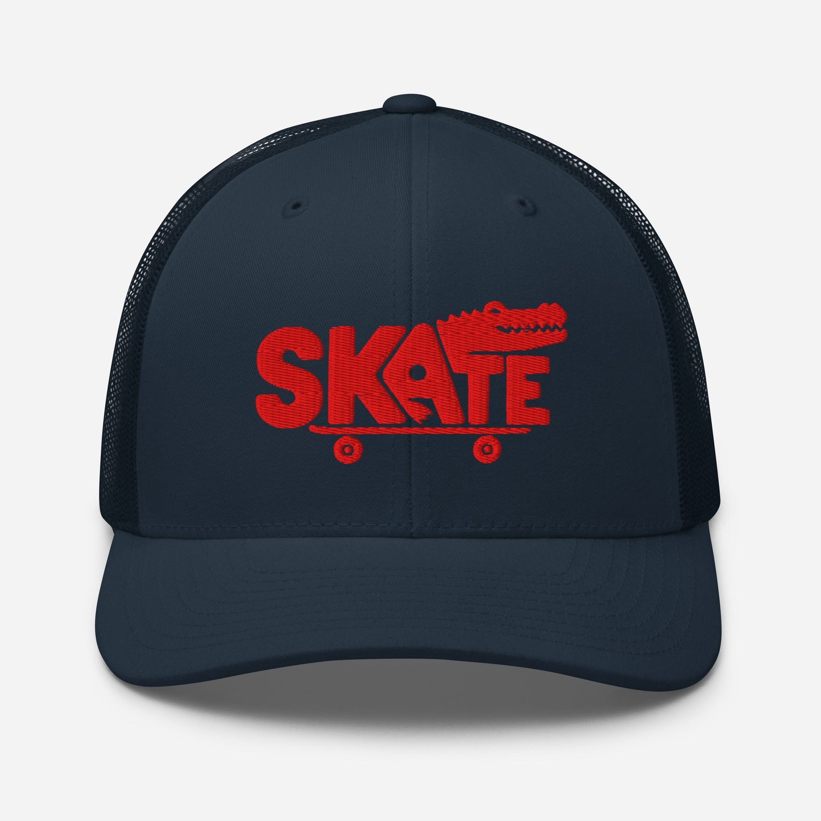 Casquette skate trucker bleu marine brodée crocodile rouge, vue de face
