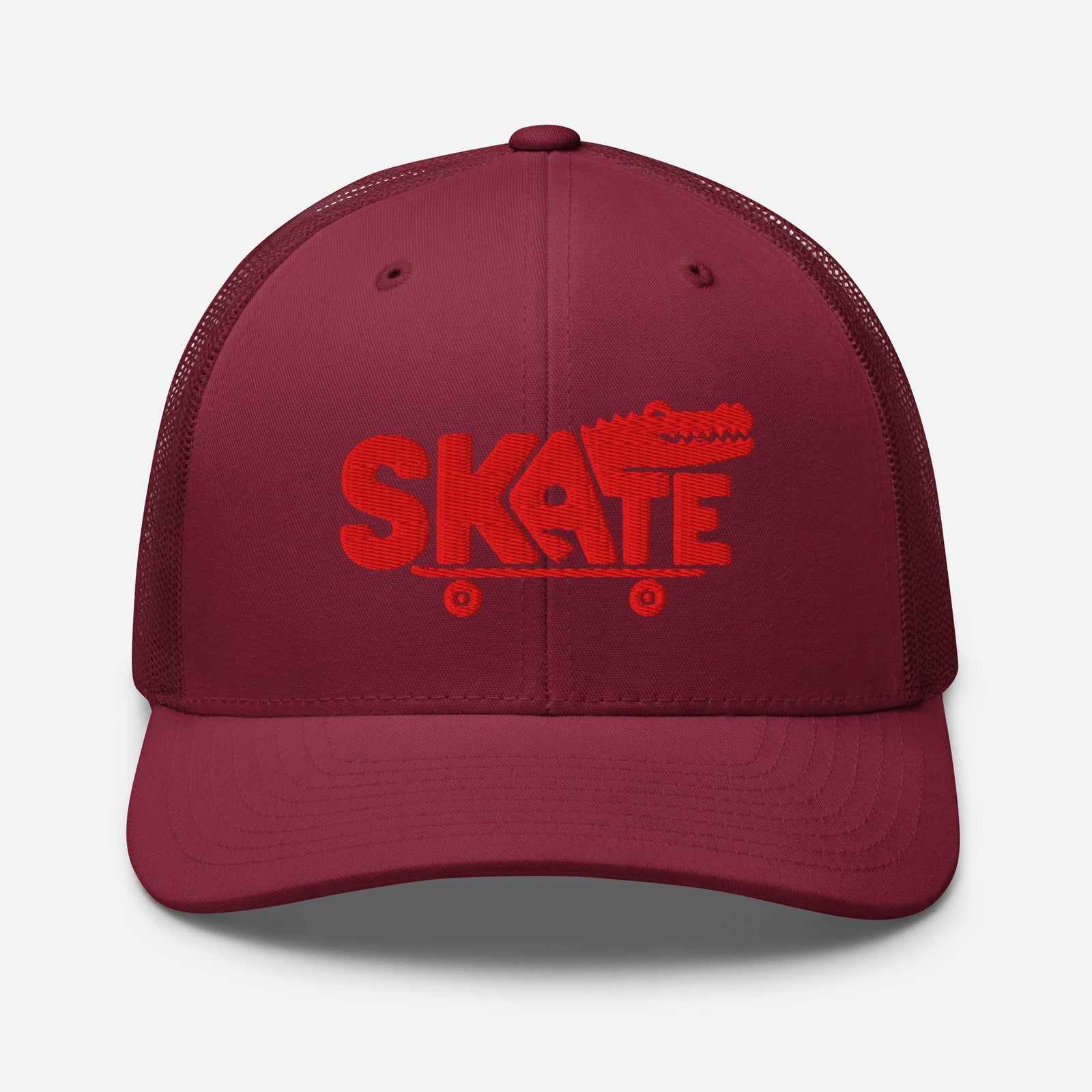 Casquette skate trucker canneberge brodée crocodile rouge, vue de face