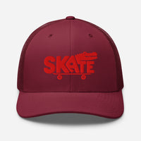 Casquette skate trucker canneberge brodée crocodile rouge, vue de face