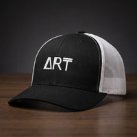 Casquette trucker ART noir et blanc avec logo triangle-A brodé - CHT'M Boutique