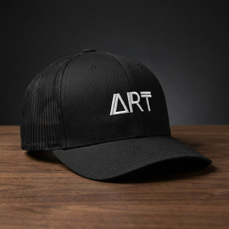 Casquette trucker ART noire avec logo triangle-A brodé blanc - CHT'M Boutique