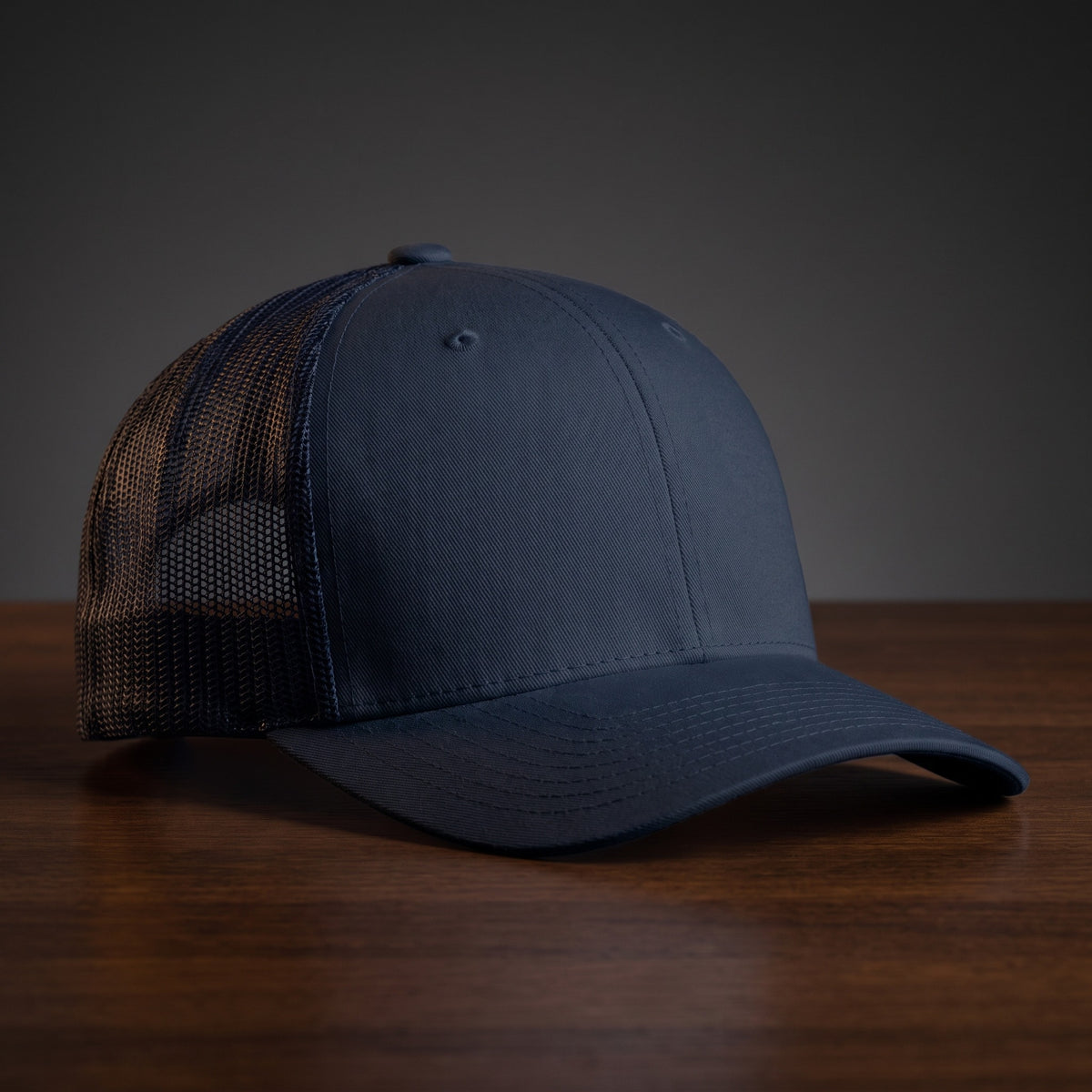 Casquette trucker bleu marine streetwear - vue trois-quarts