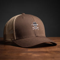 Casquette trucker brodée Crâne Boho marron et kaki - logo tête de mort et flèches croisées