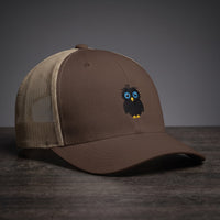 Casquette trucker bicolore marron et kaki avec logo brodé hibou noir aux yeux bleus, collection CRAZY OWL
