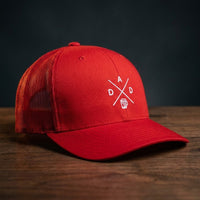 Casquette trucker DAD rouge avec logo brodé DAD et chope de bière - CHT'M Boutique
