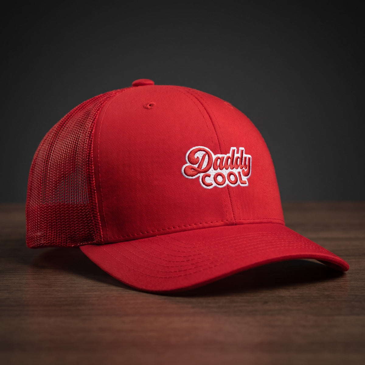 Casquette trucker Daddy Cool rouge avec logo brodé rétro