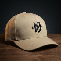 Casquette trucker DJ (3D Puff) kaki avec logo brodé géométrique noir - CHT'M Boutique