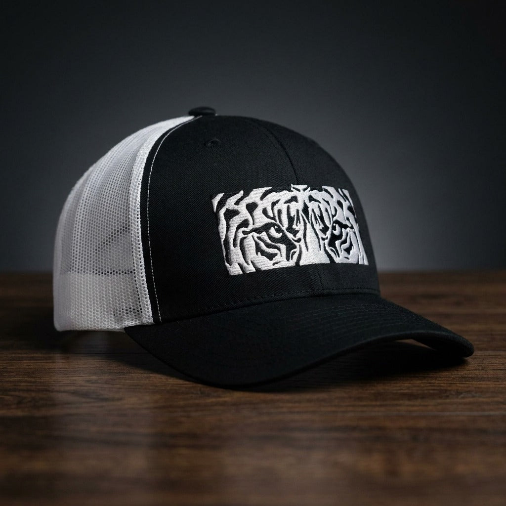Casquette trucker Eyes of the Tiger Noir / Blanc avec logo brodé yeux de tigre - CHT'M Boutique