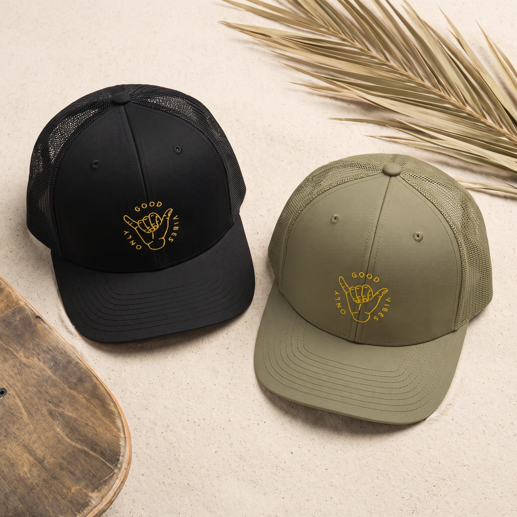 Casquettes trucker Good Vibes Only noire et vert loden brodées shaka, présentation produit