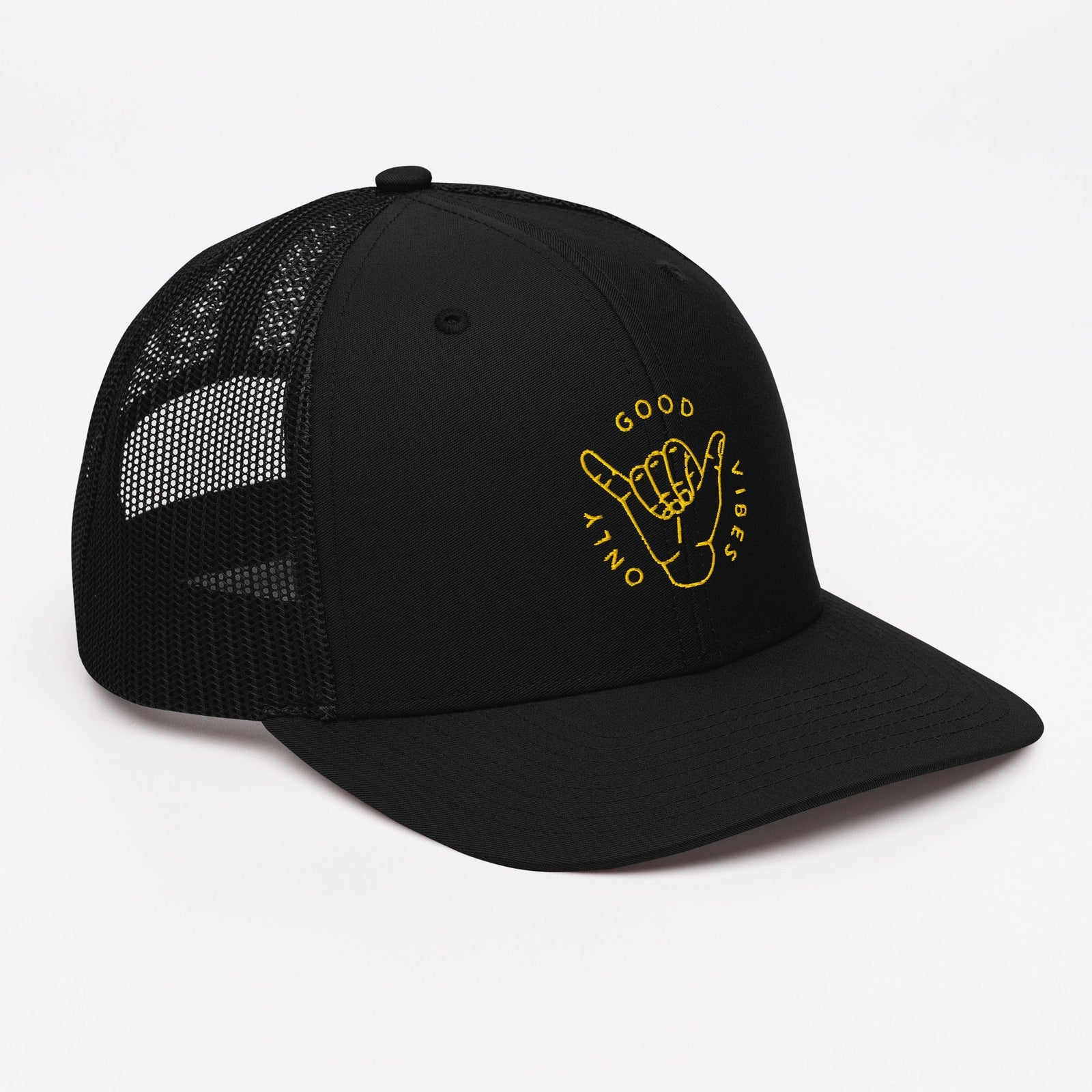 Casquette trucker Good Vibes Only noire brodée shaka, vue trois quarts droite