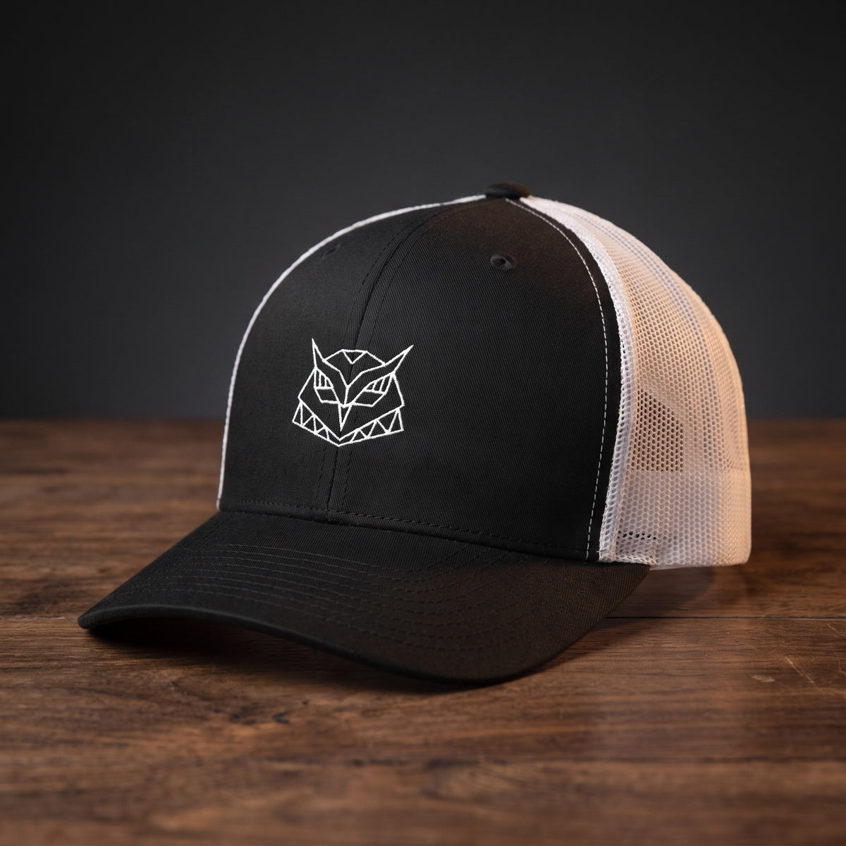 Casquette trucker Hiboux Origami noire et blanche avec broderie hibou géométrique, CHT'M Boutique