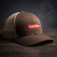 Casquette trucker marron avec filet kaki et patch rouge brodé Superbieau