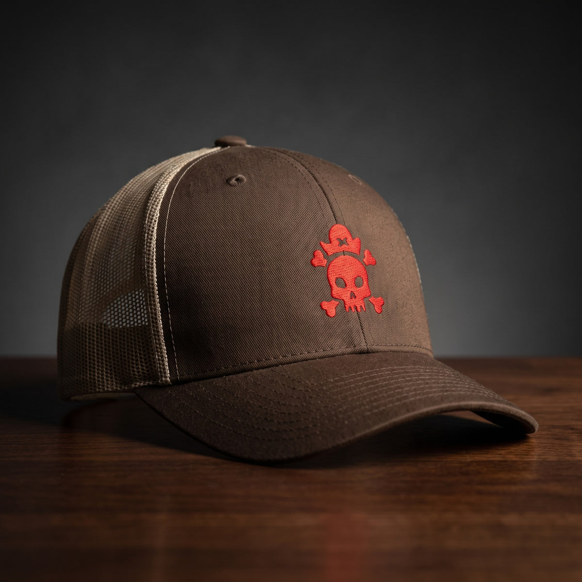 Casquette trucker tête de mort brodée rouge marron et kaki - crâne pirate streetwear CHT'M Boutique