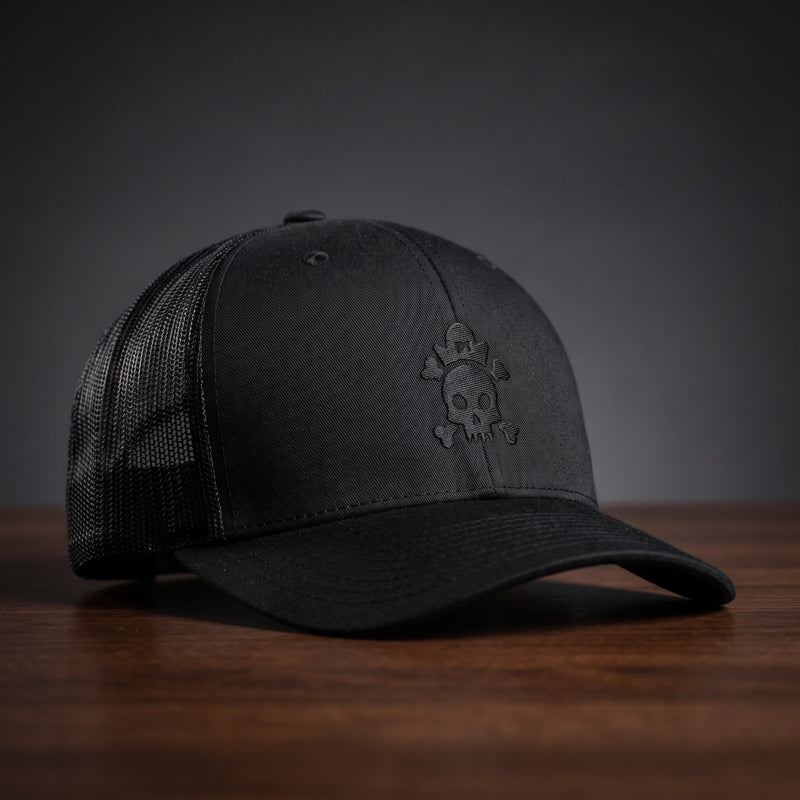 Casquette trucker tête de mort brodée rouge noire - crâne pirate streetwear CHT'M Boutique