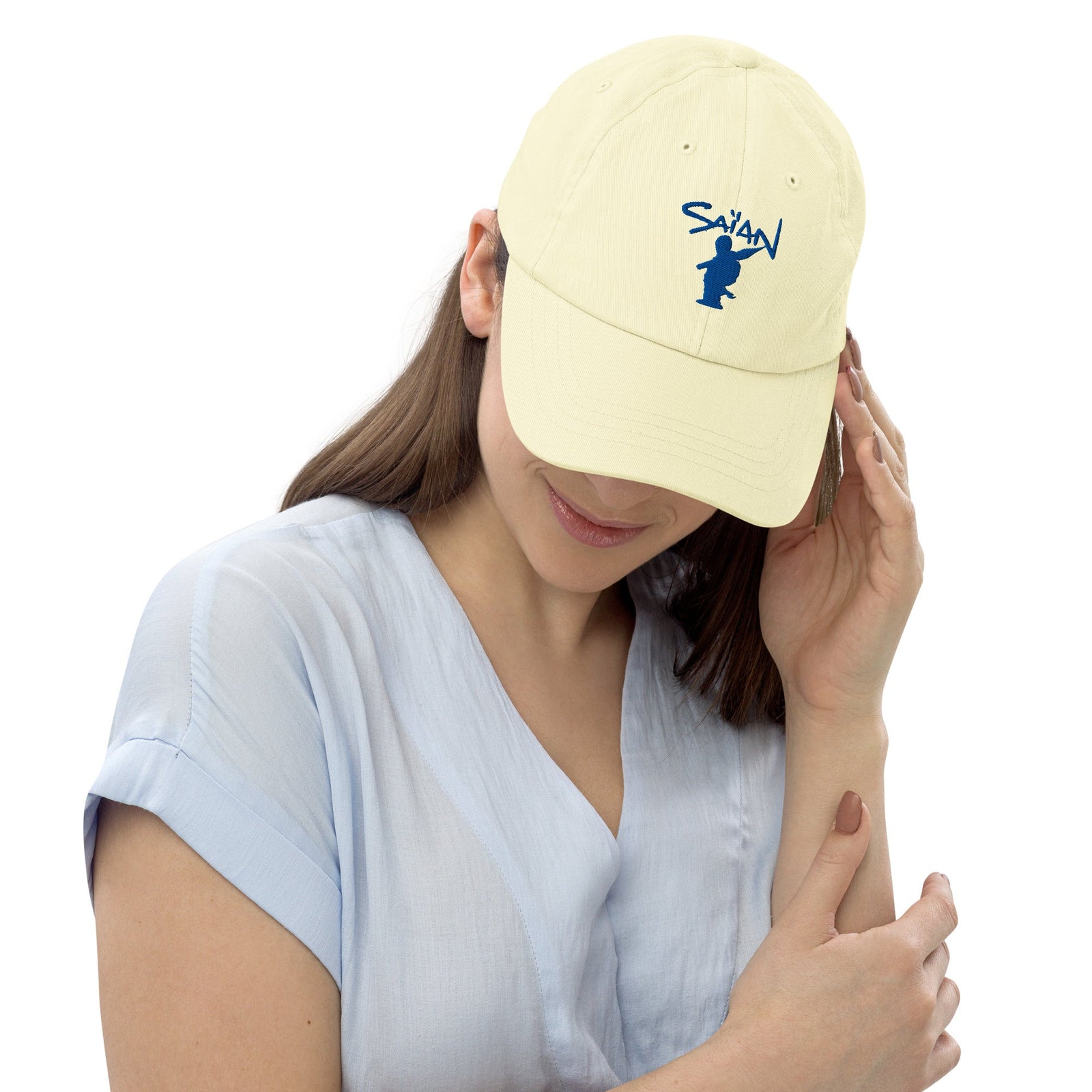 Casquette baseball pastel jaune Saïan Supa Crew, gros plan logo brodé hip hop