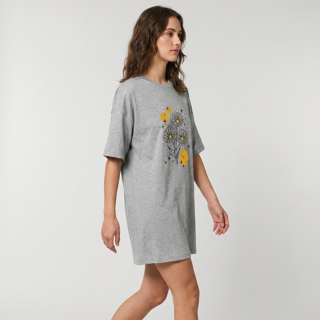 Robe t-shirt oversize femme coton bio grise, coupe originale streetwear - vue studio mouvement